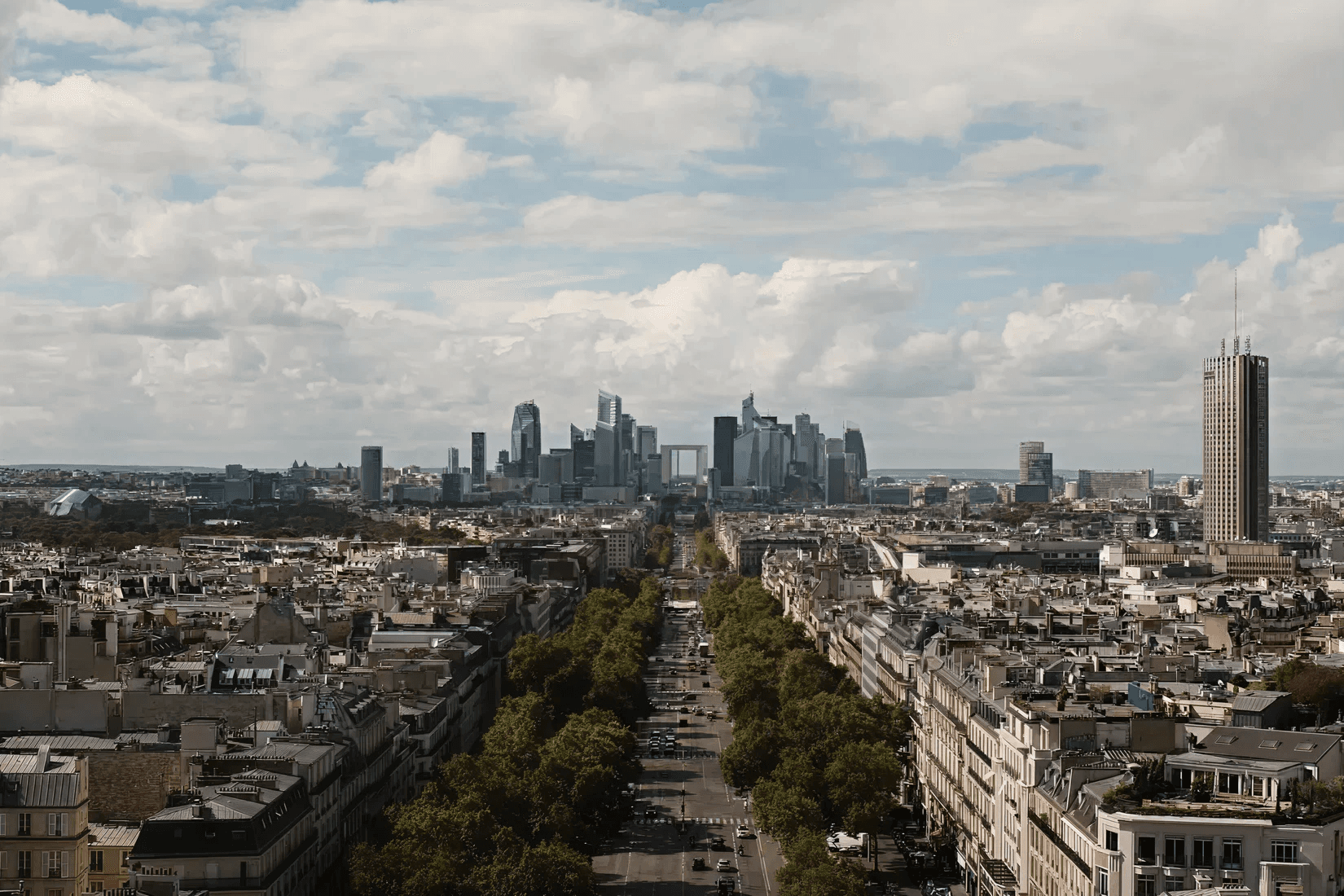 Toits de la ville parisienne